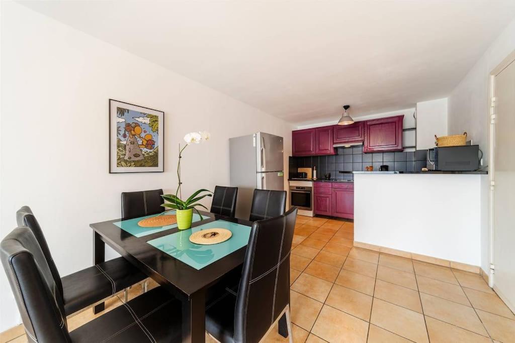 Jade - Appt 2 Chb - 4 Personnes - A 200 M Du Lagon De Saint-Pierre - Residence Avec Belle Piscine Et Parking Prive - Sur Le Front De Mer Et A 2 Pas Du Centre-Ville De St-Pierre Екстер'єр фото